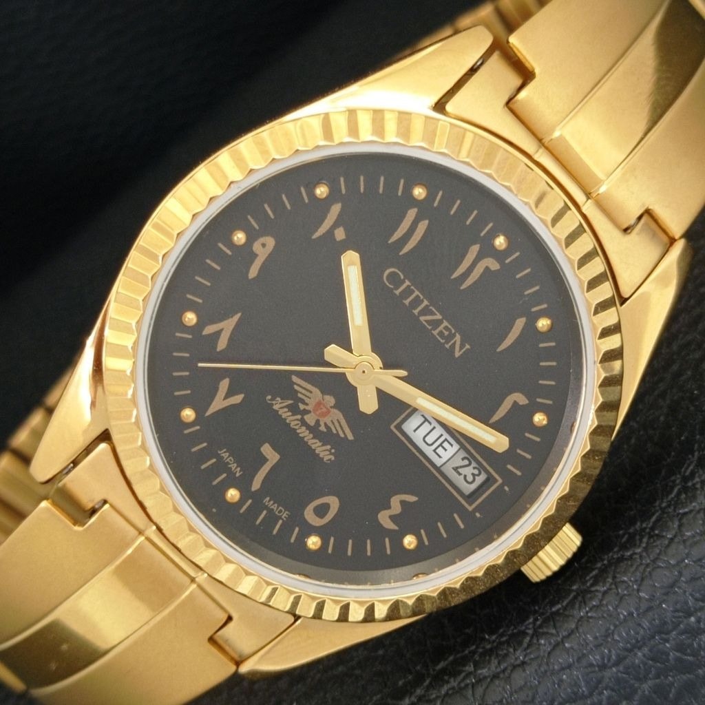 Vintage 1983 Citizen Automatic Mens Gold Watch WDaydate  Black Accents